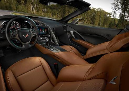 Nuova Chevrolet Corvette Stingray 2014 interni in pelle marrone