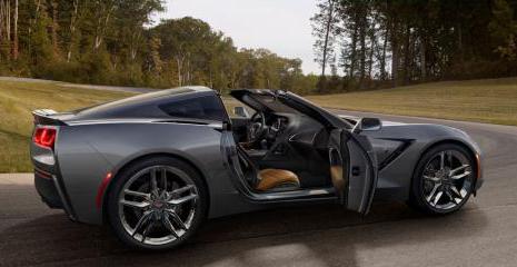 Nuova Chevrolet Corvette Stingray 2014 portiera aperta