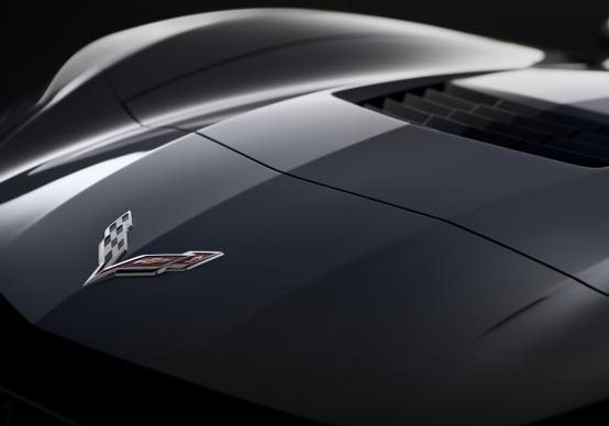 Nuova Corvette Stingray dettaglio cofano
