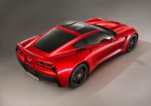 Nuova Corvette Stingray tre quarti posteriore