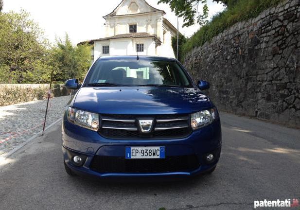 Nuova Dacia Sandero GPL sezione frontale