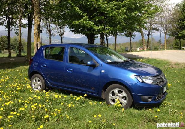 Nuova Dacia Sandero GPL statica profilo