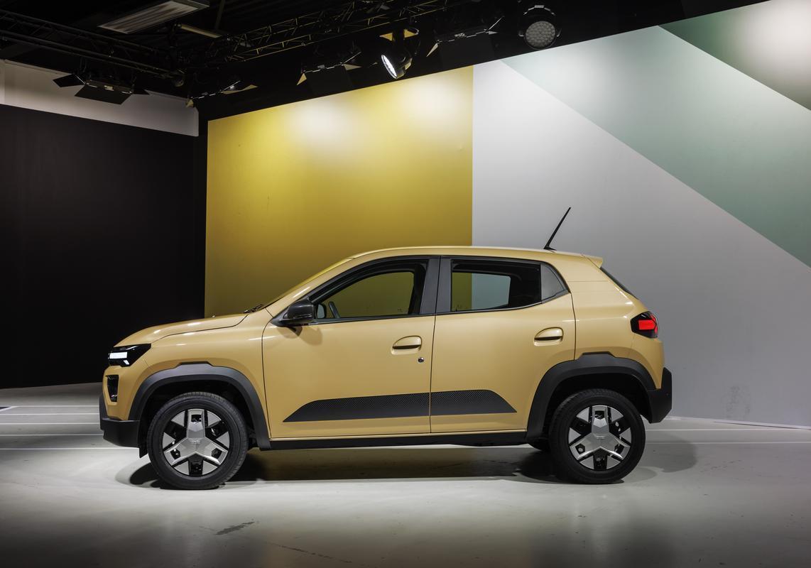 Nuova Dacia Spring 2024 profilo