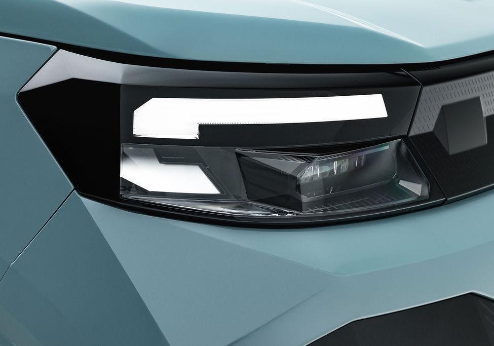 Nuova Dacia Spring 2026 fari anteriori