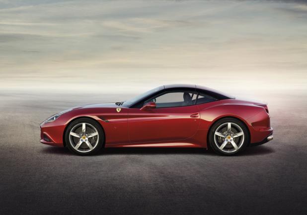 Nuova Ferrari California T tetto chiuso