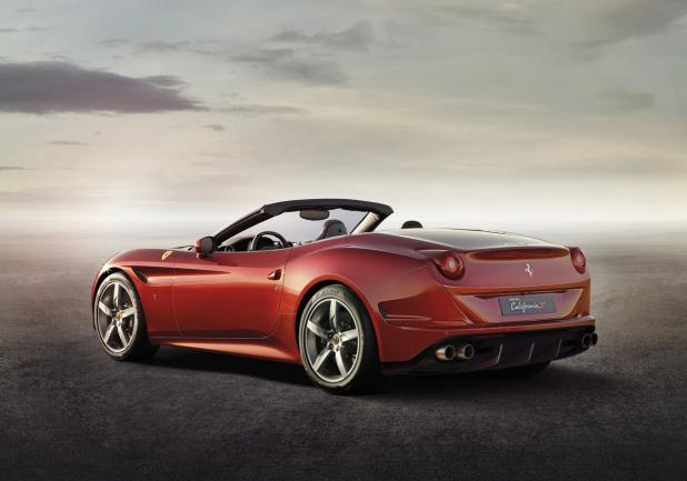 Nuova Ferrari California T tre quarti posteriore