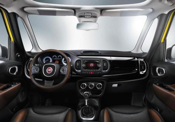 Nuova Fiat 500L Trekking interni