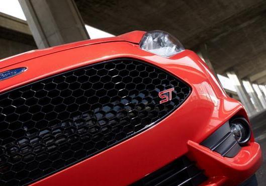 Nuova Ford Fiesta ST griglia anteriore