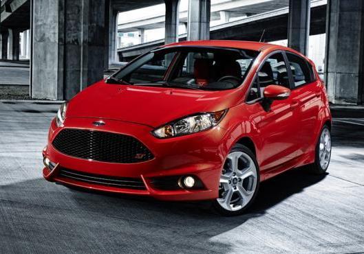 Nuova Ford Fiesta ST tre quarti anteriore lato sinistro