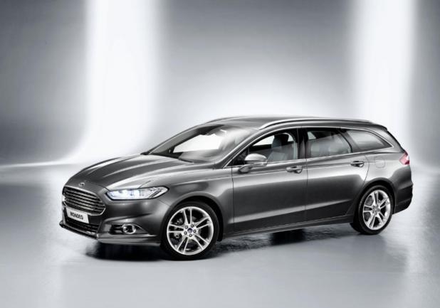 Nuova Ford Mondeo station wagon my 2013 tre quarti anteriore