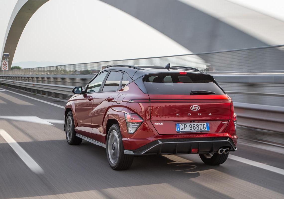 Nuova Hyundai kona 2023 prova su strada 13