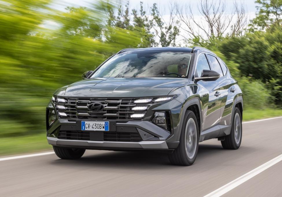 Nuova Hyundai Tucson HEV 2024 foto