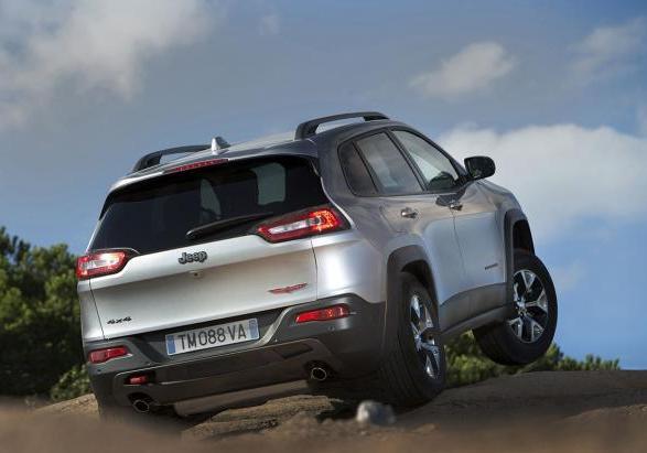 Nuova Jeep Cherokee tre quarti posteriore lato destro