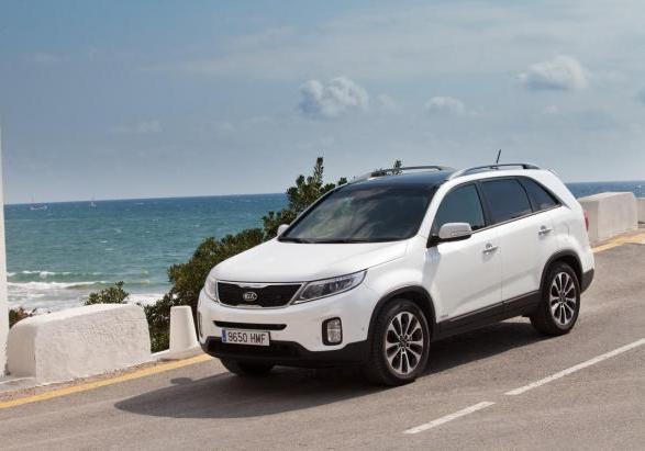 Nuova Kia Sorento restyling tre quarti anteriore lato sinistro