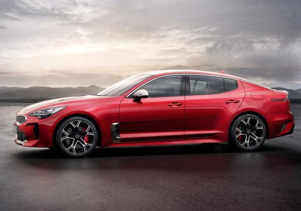 Nuova Kia Stinger profilo laterale