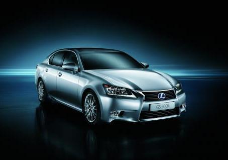 Nuova Lexus GS Hybrid tre quarti anteriore