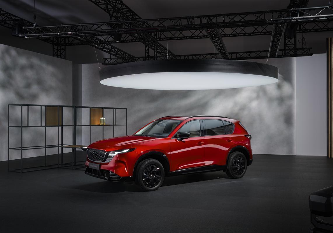 Nuova Mazda CX-5 2026 profilo