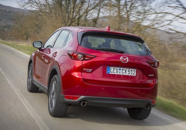 Nuova Mazda CX-5 red tre quarti posteriore