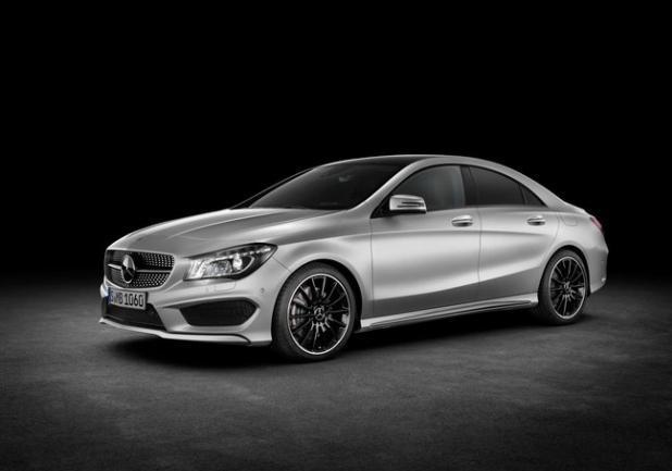 Nuova Mercedes CLA tre quarti anteriore lato sinistro