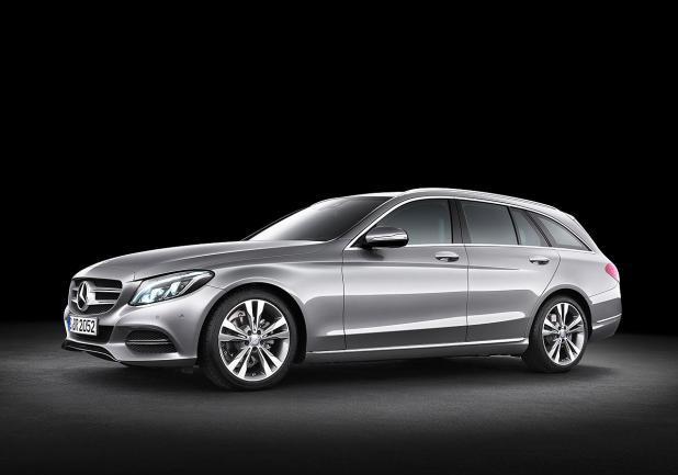 Nuova Mercedes Classe C Station Wagon tre quarti anteriore prime foto ufficiali