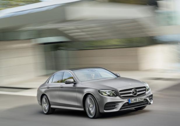 Nuova Mercedes Classe E 2016 tre quarti anteriore