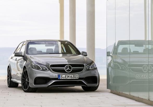 Nuova Mercedes E 63 AMG my 2013 anteriore