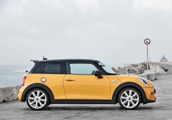 Nuova Mini Cooper 2014 profilo