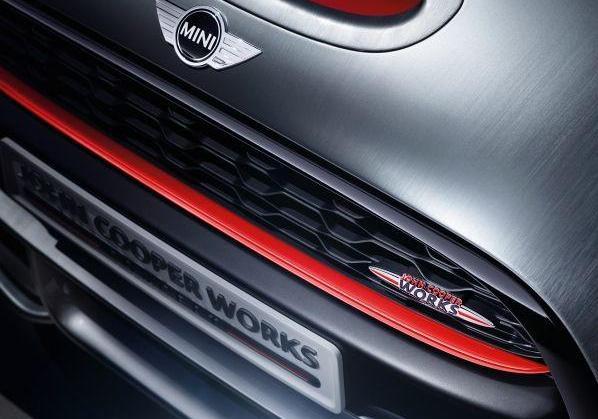 Nuova Mini John Cooper Works Concept mascherina