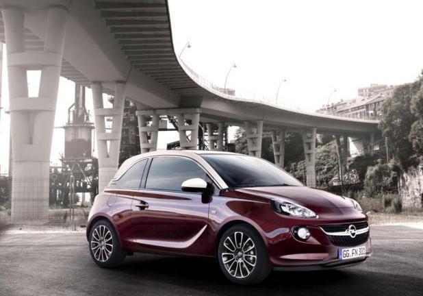 Nuova Opel Adam viola tre quarti anteriore
