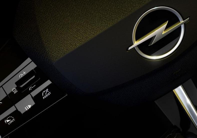 Nuova Opel Astra, marchio