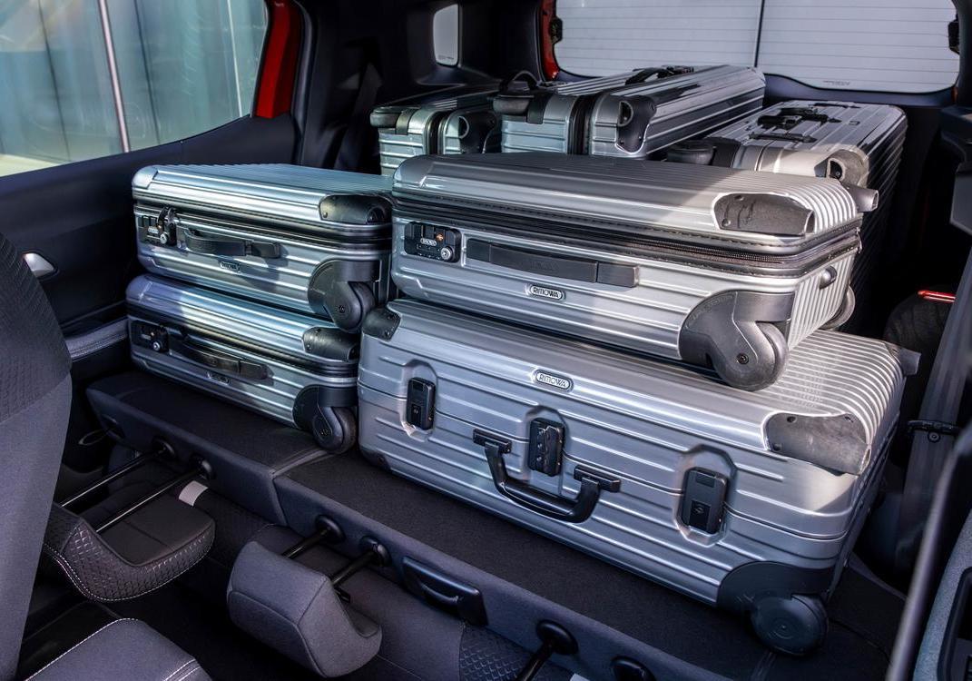 Nuova Opel Frontera - sistemazione bagagli