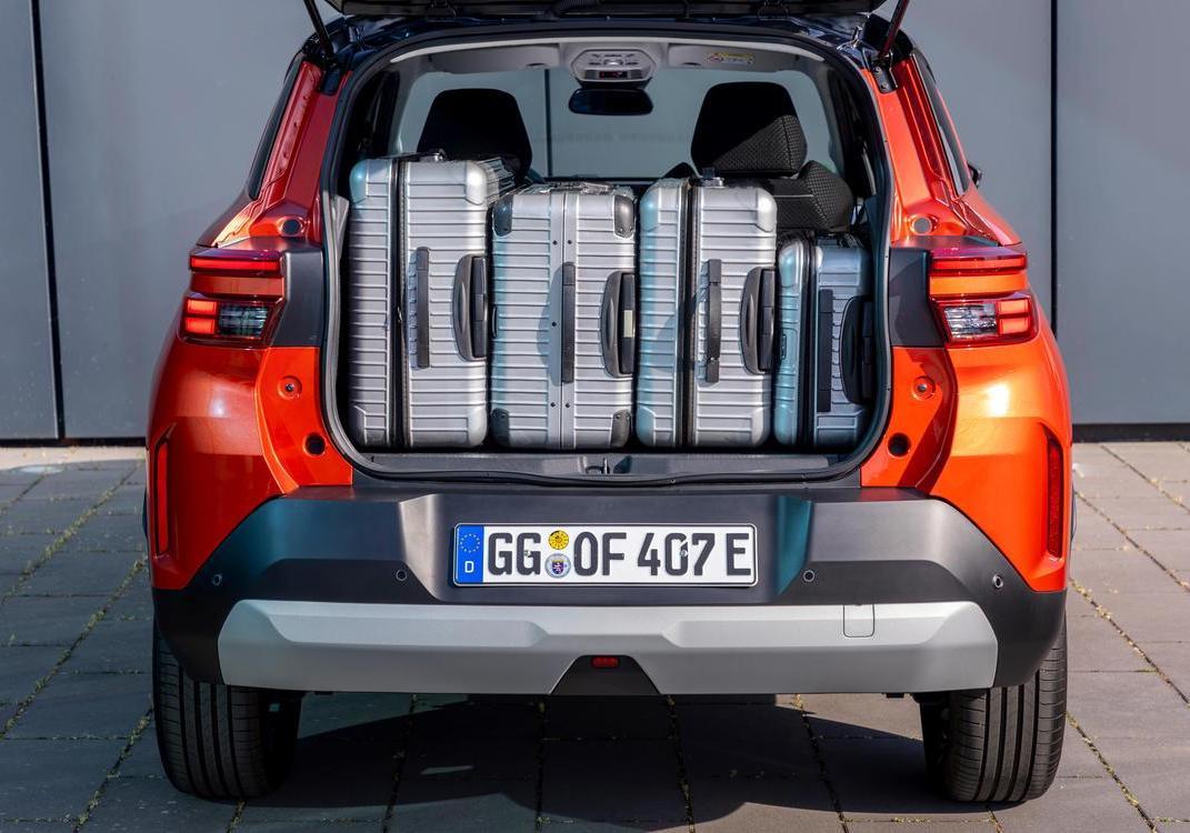 Nuova Opel Frontera - spazio bagagli