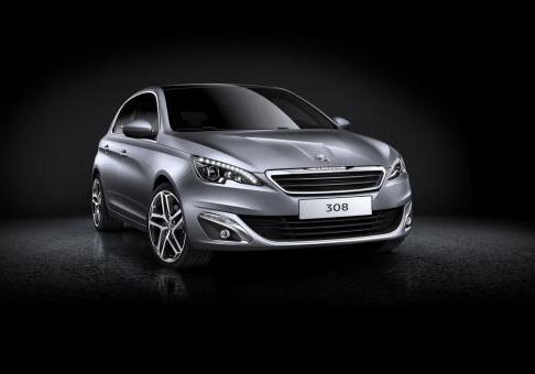 Nuova Peugeot 308 tre quarti anteriore lato destro