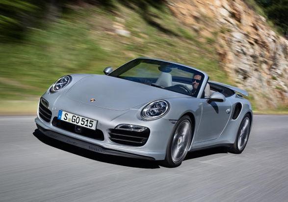 Nuova Porsche 911 Turbo Cabriolet tre quarti anteriore