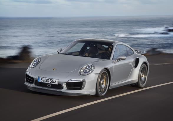 Nuova Porsche 911 Turbo S linee
