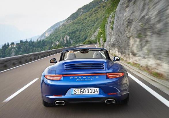 Nuova Porsche Carrera 4 Cabriolet posteriore