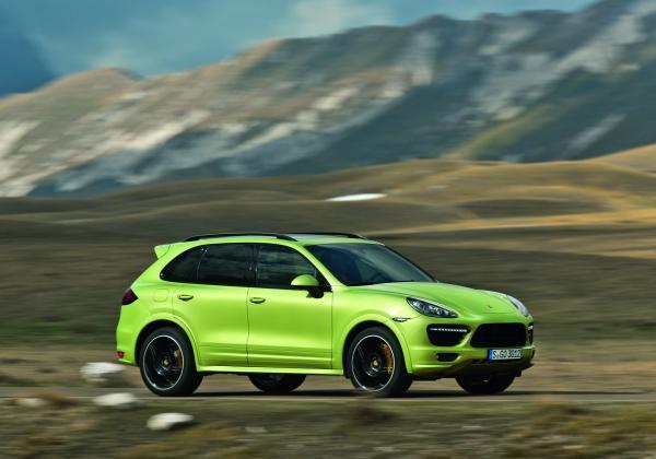 Nuova Porsche Cayenne GTS laterale