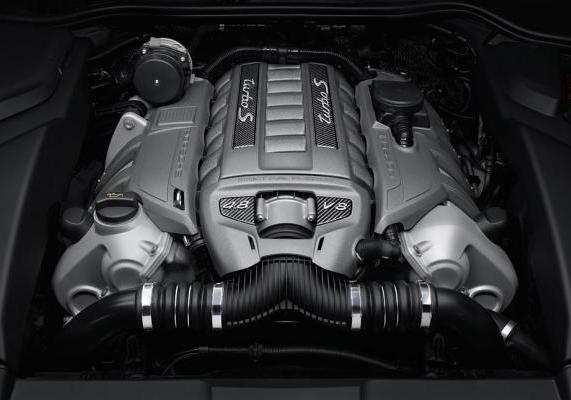 Nuova Porsche Cayenne Turbo S motore