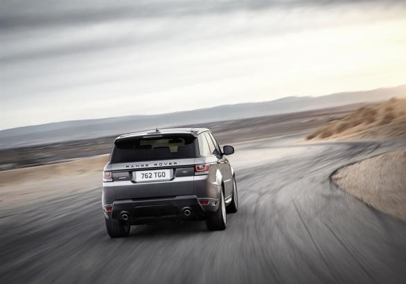Nuova Range Rover Sport grigia posteriore