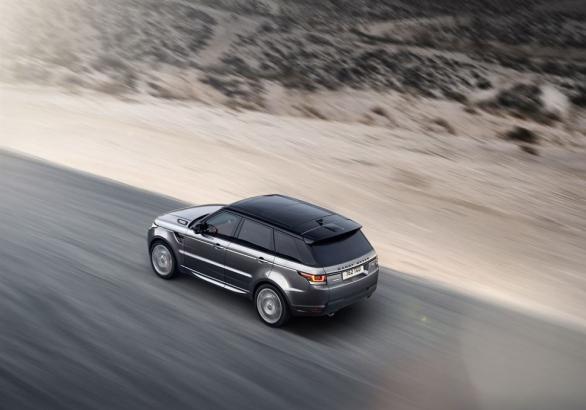 Nuova Range Rover Sport grigia tre quarti posteriore