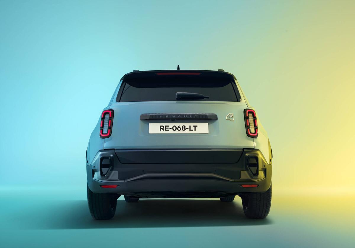 Foto Nuova Renault 4 2024 posteriore Patentati