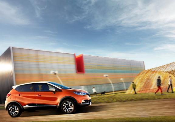 Nuova Renault Captur profilo lato destro