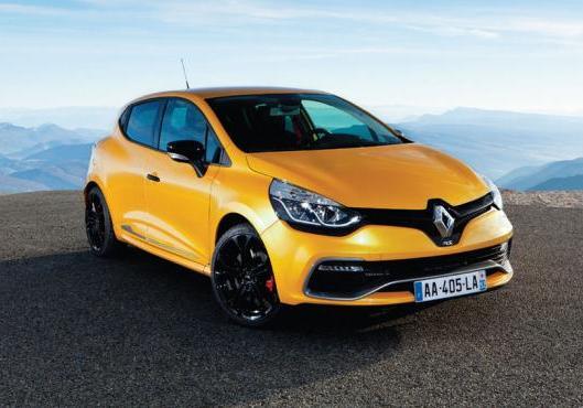 Nuova Renault Clio RS 200 EDC tre quarti anteriore lato destro