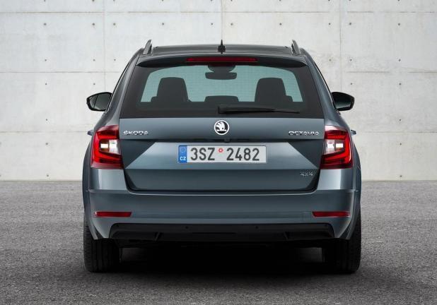 Nuova Skoda Octavia posteriore