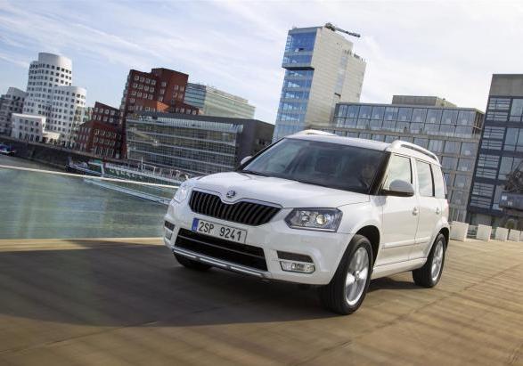 Nuova Skoda Yeti my 2014 tre quarti anteriore