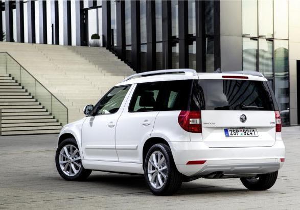 Nuova Skoda Yeti my 2014 tre quarti posteriore