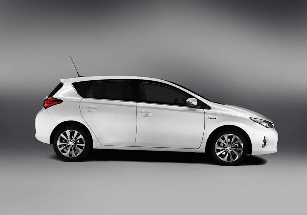 Nuova Toyota Auris profilo