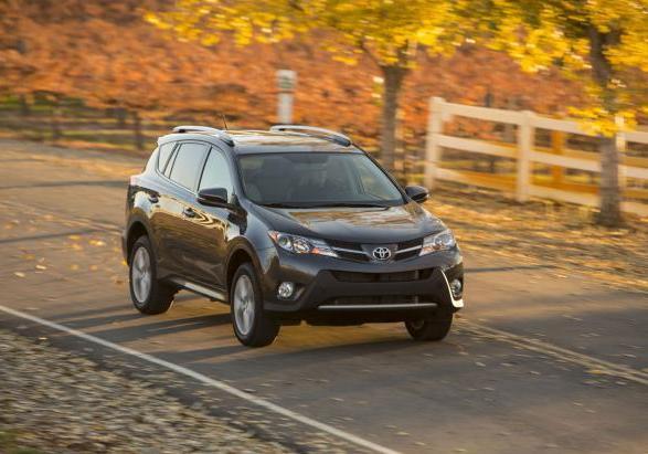 Nuova Toyota Rav4 tre quarti anteriore