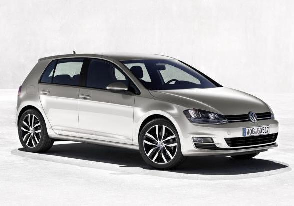 Nuova Volkswagen Golf 7 grigia tre quarti anteriore lato destro