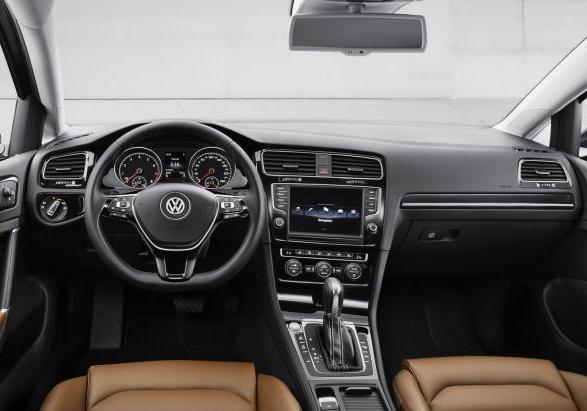 Nuova Volkswagen Golf 7 interni